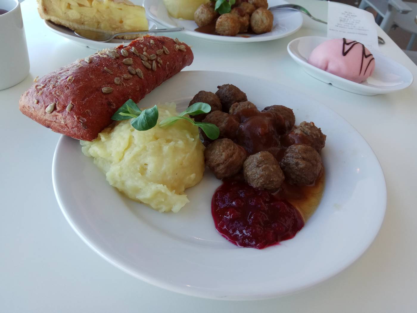 Ресторан в IKEA