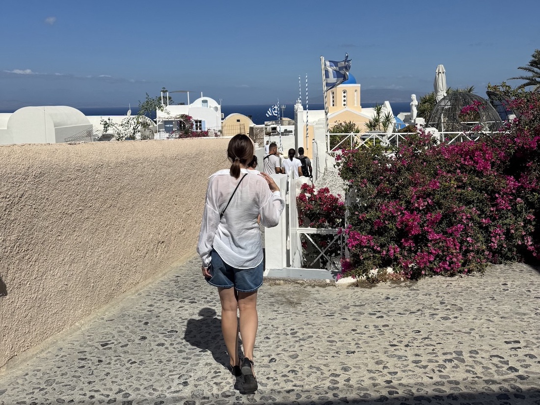 Oia city walk